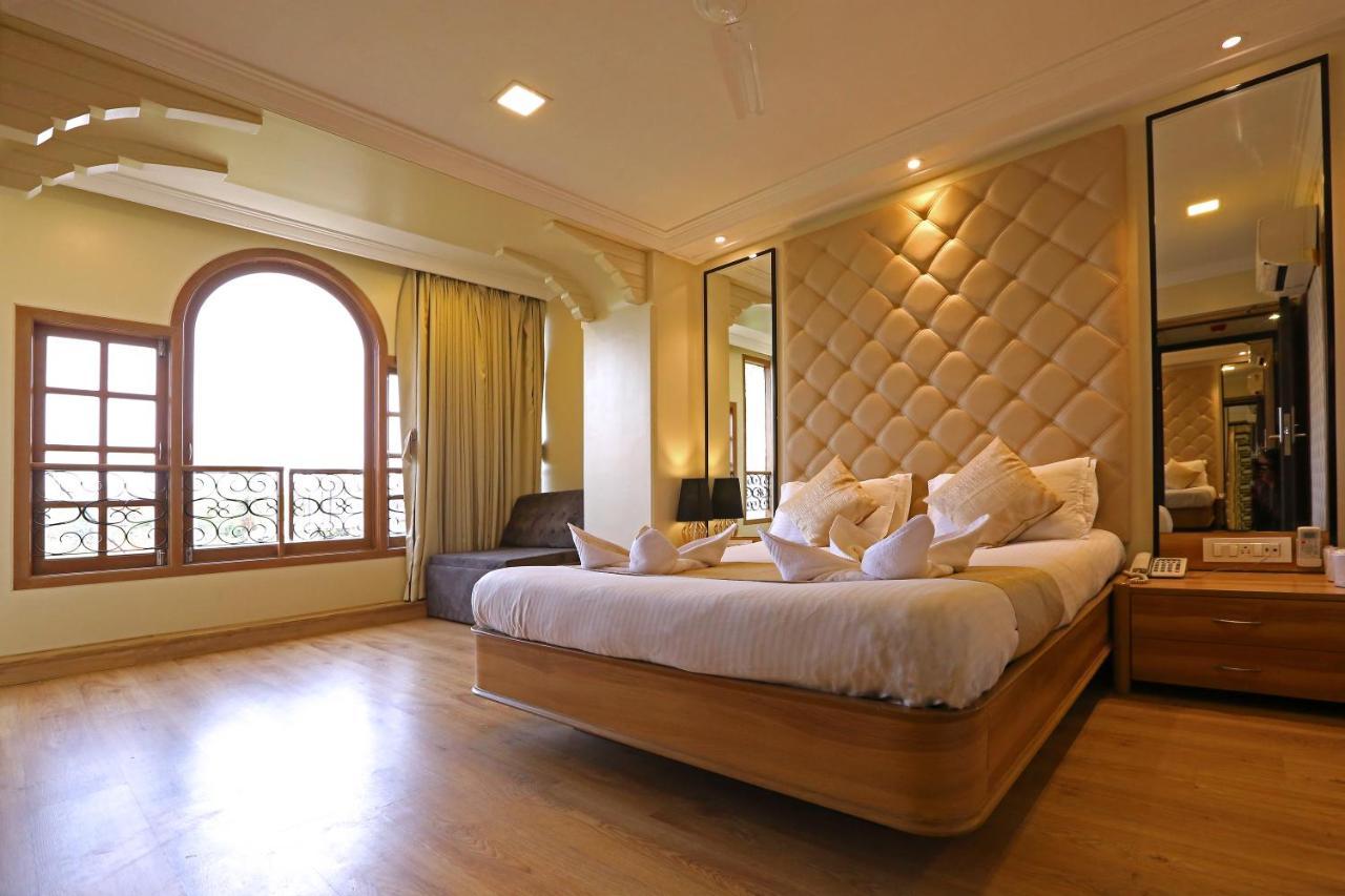Gulf Hotel Mumbai- The Boutique Hotel Colaba Mumbai Kültér fotó