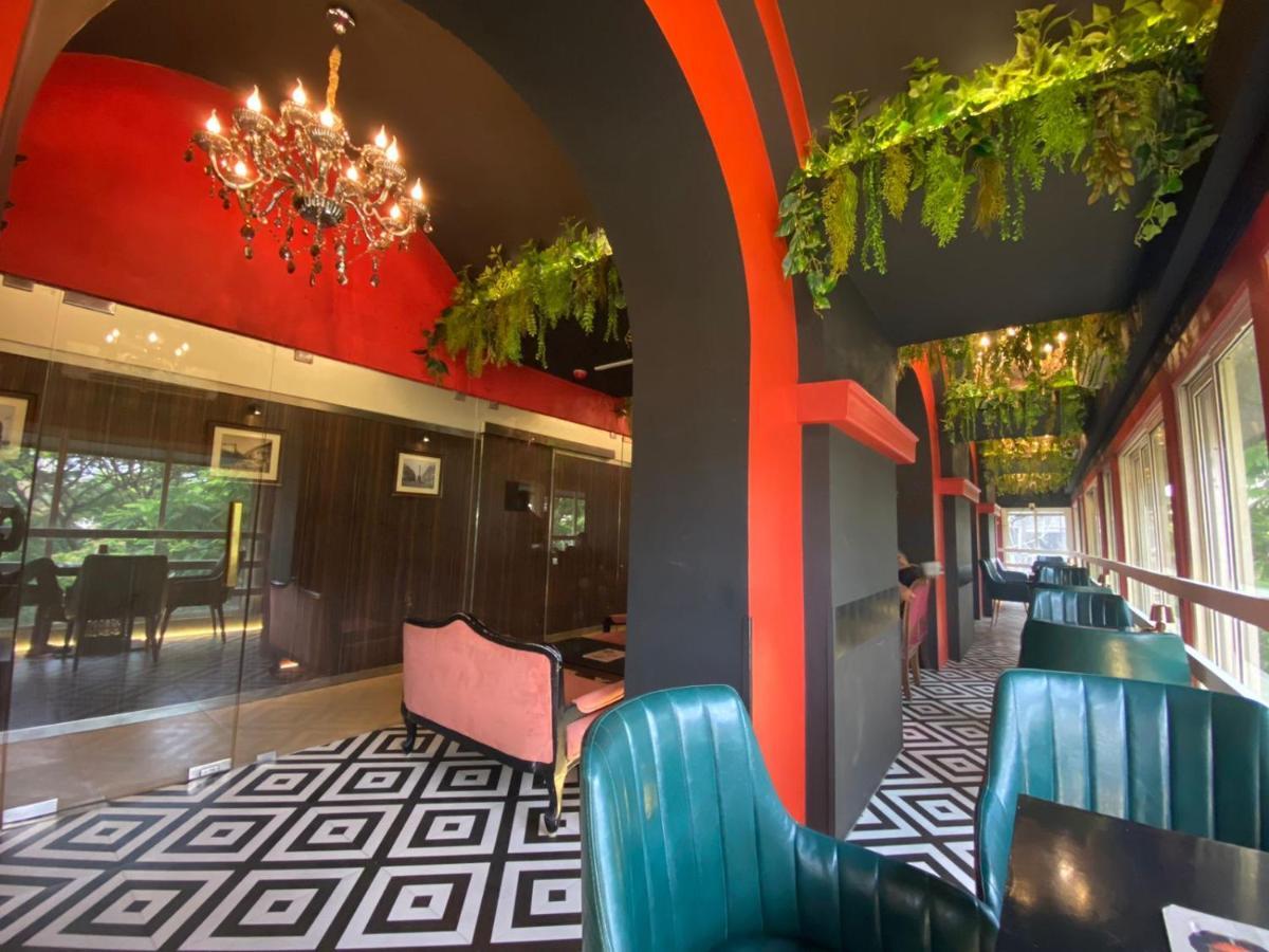 Gulf Hotel Mumbai- The Boutique Hotel Colaba Mumbai Kültér fotó