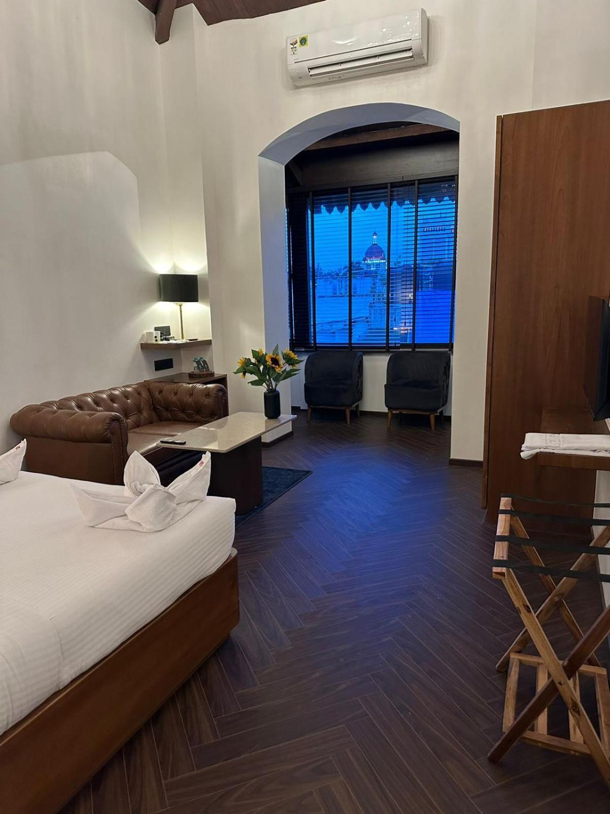 Gulf Hotel Mumbai- The Boutique Hotel Colaba Mumbai Kültér fotó