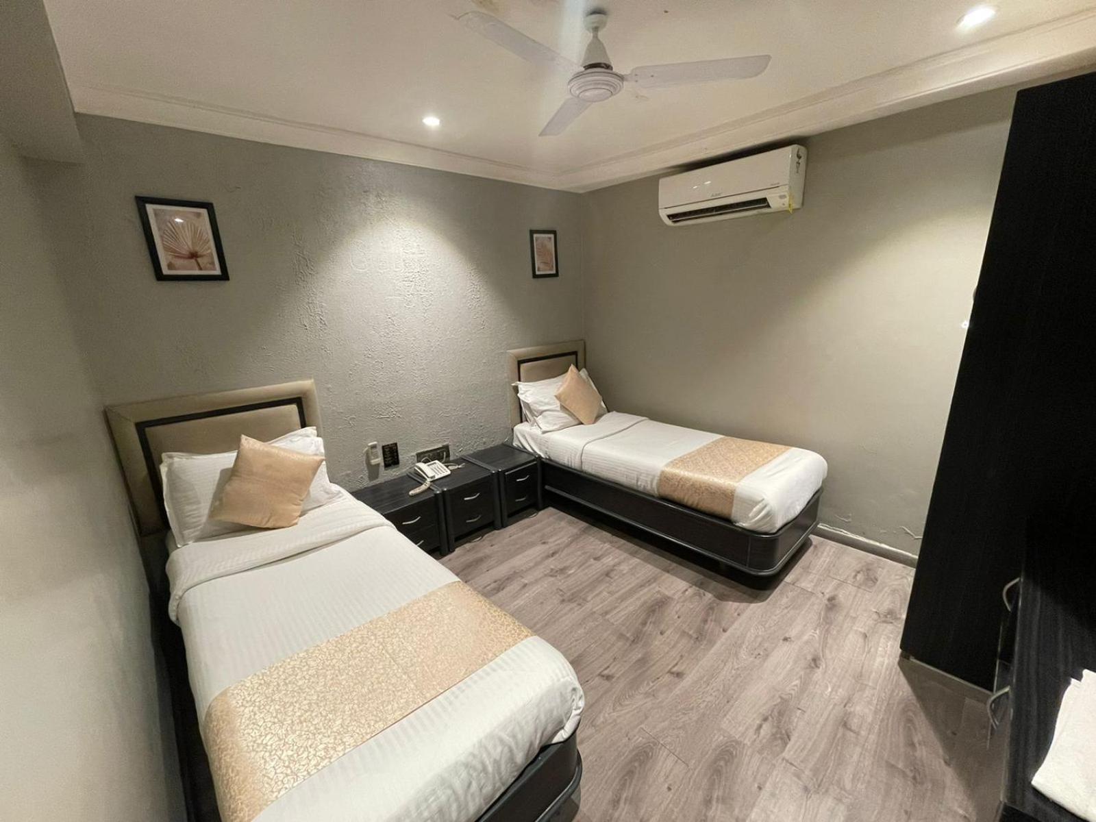 Gulf Hotel Mumbai- The Boutique Hotel Colaba Mumbai Kültér fotó