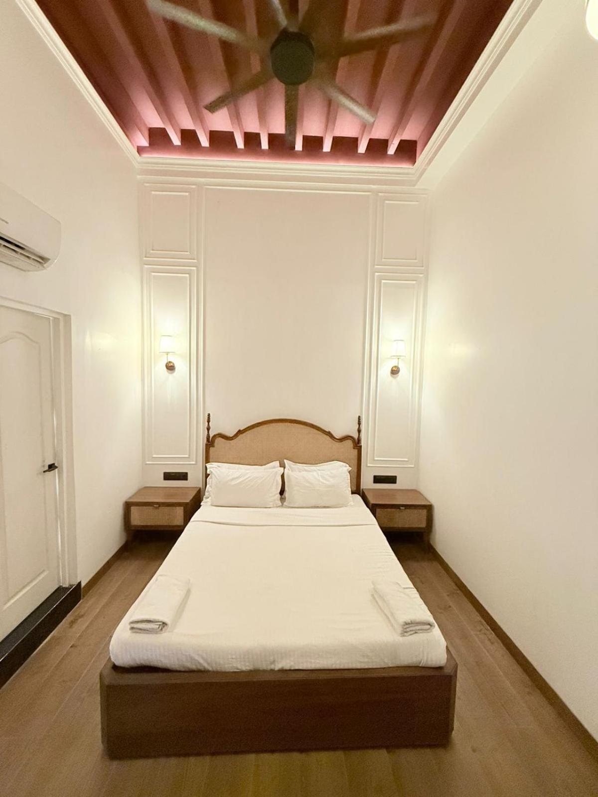 Gulf Hotel Mumbai- The Boutique Hotel Colaba Mumbai Kültér fotó