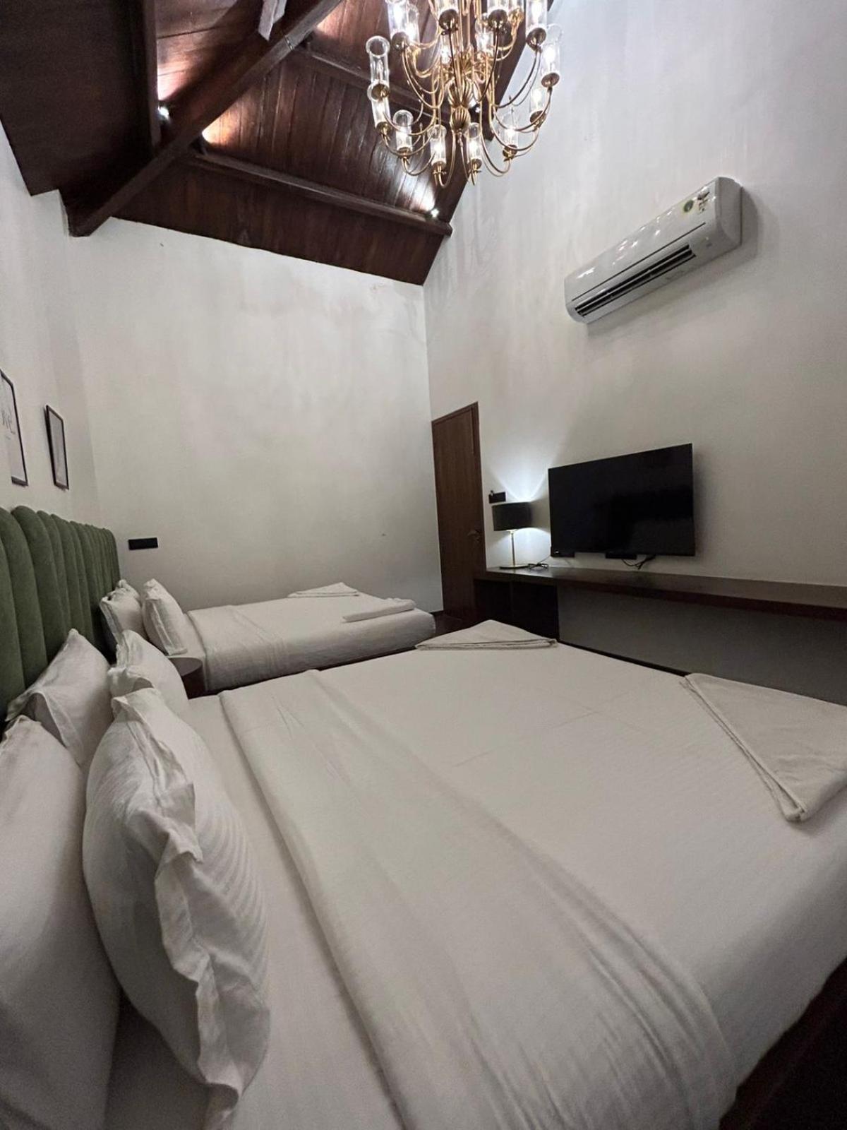 Gulf Hotel Mumbai- The Boutique Hotel Colaba Mumbai Kültér fotó