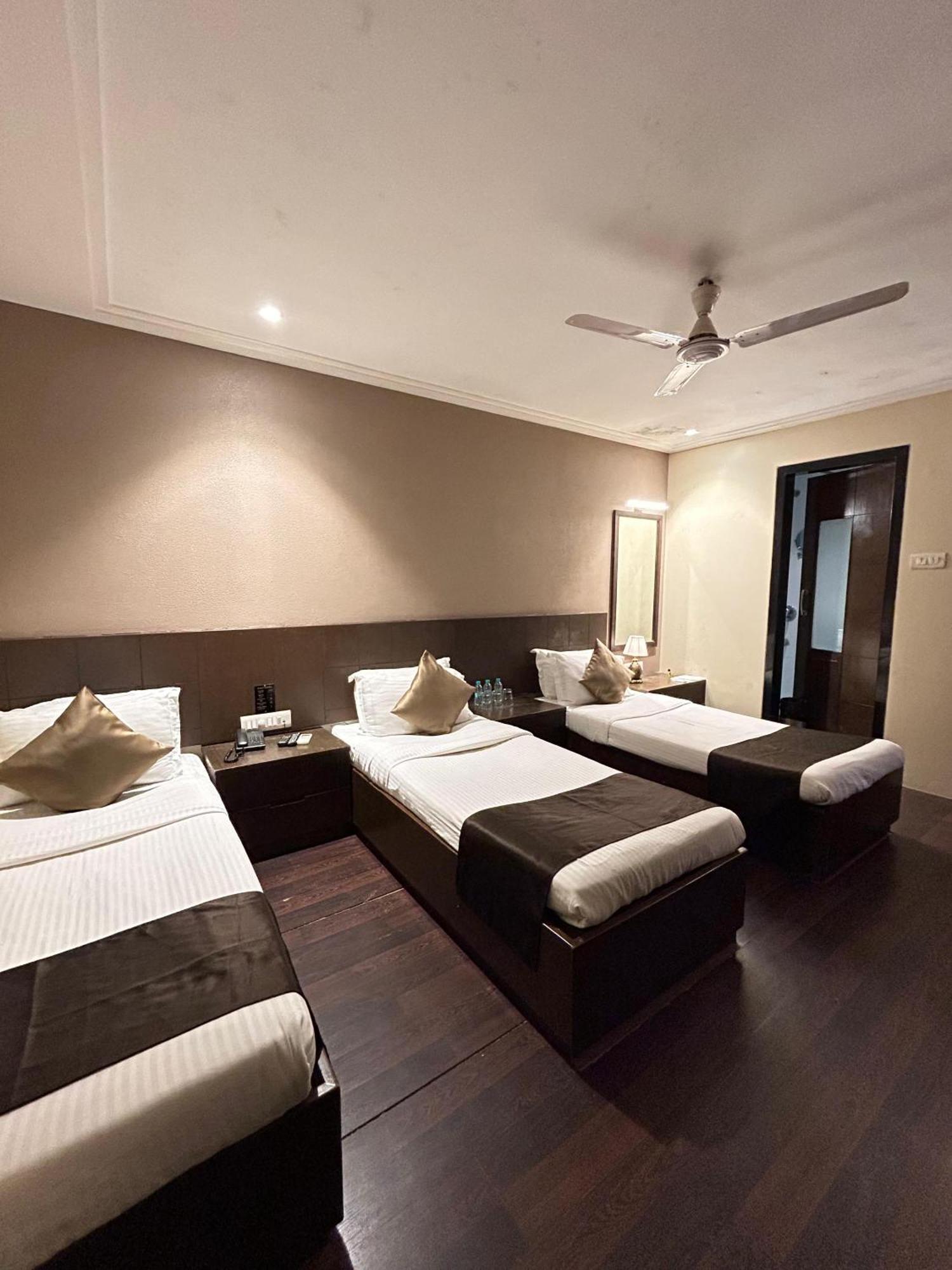 Gulf Hotel Mumbai- The Boutique Hotel Colaba Mumbai Kültér fotó